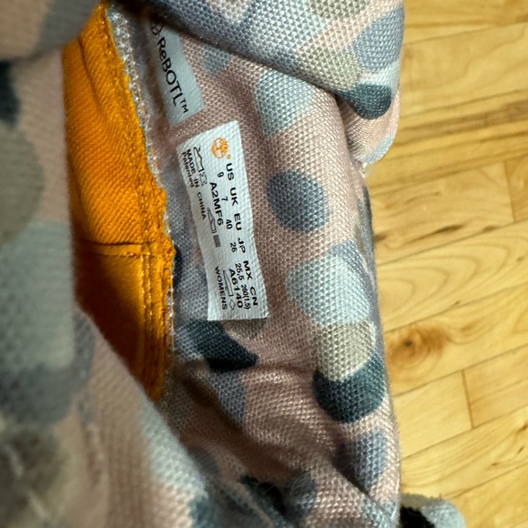 Timberland Roll Top Pink Camo Wheat Colored Boots - Picture 5 of 11